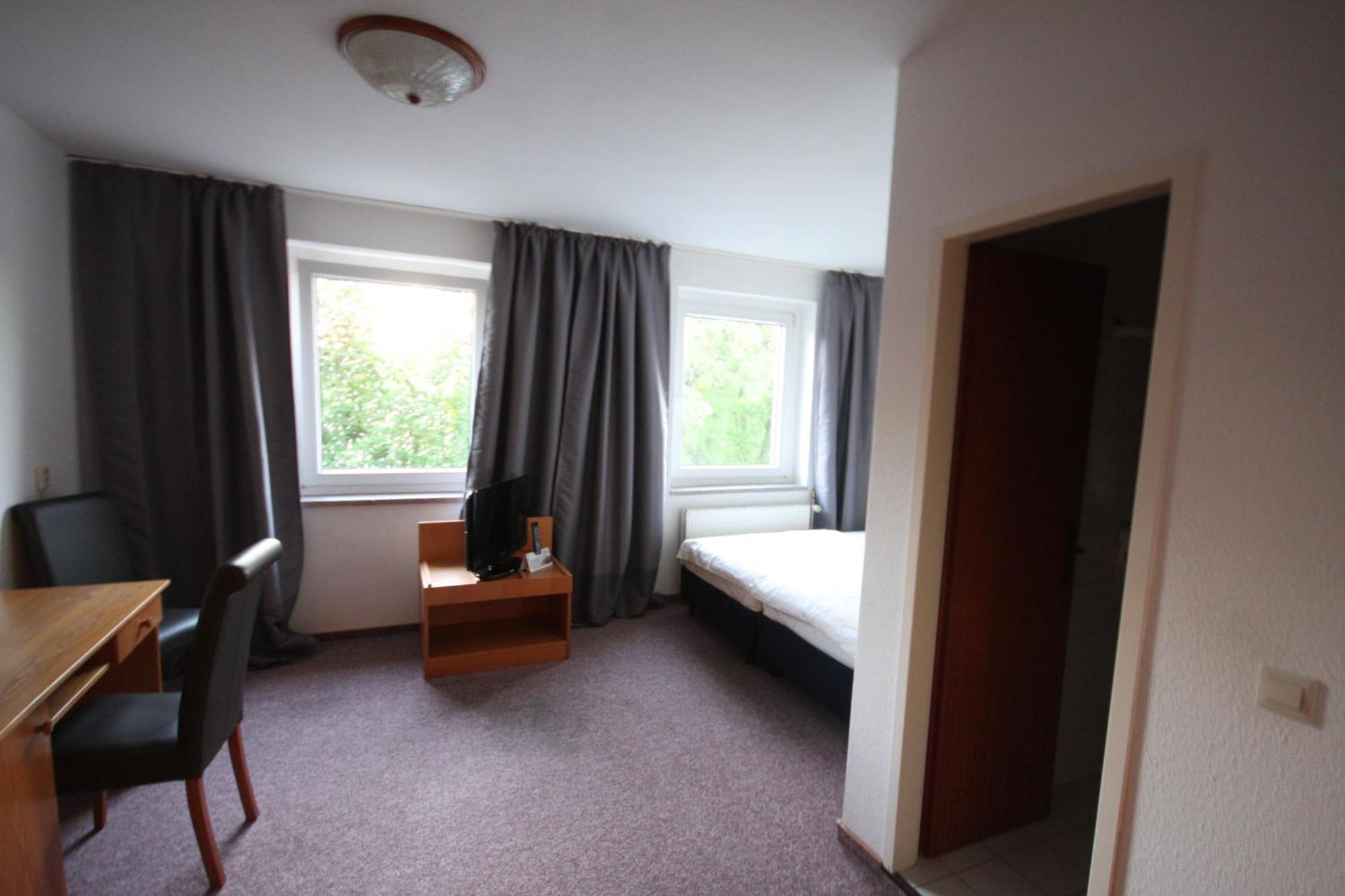 Sl'Otel Budget Bernburg Szoba fotó