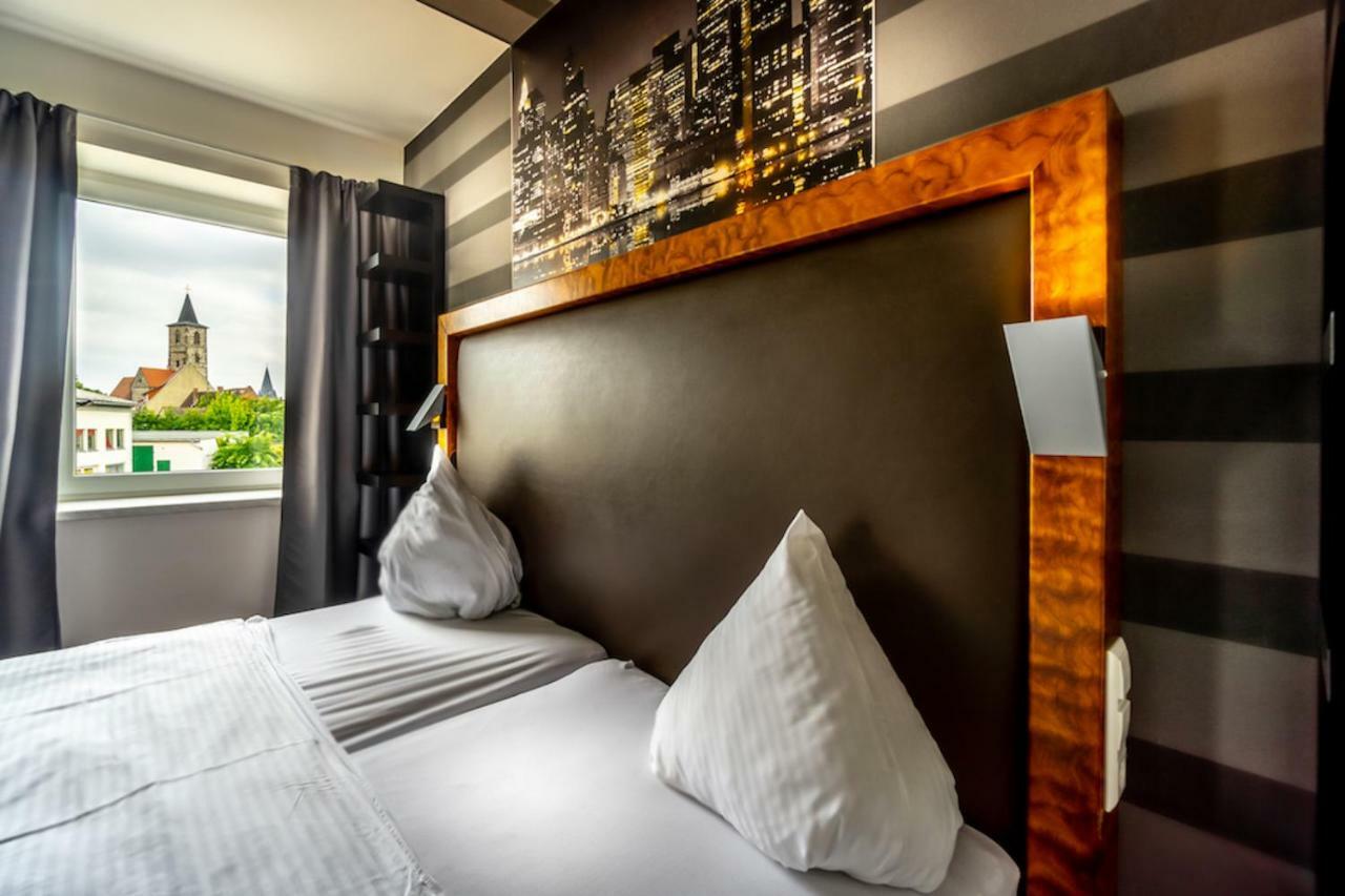 Sl'Otel Budget Bernburg Kültér fotó